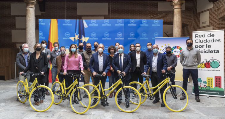 La Red De Ciudades Por La Bicicleta Colabora En El Proyecto Solidario De Bicicletas Sin Fronteras